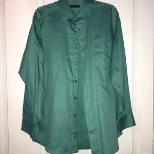 Men’s 32/33 Green dress shirt